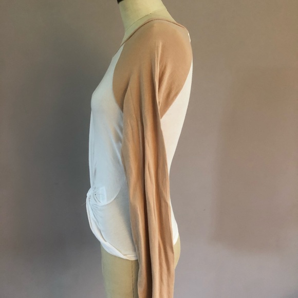 AMVI Los Angeles ruched top - Picture 2 of 4